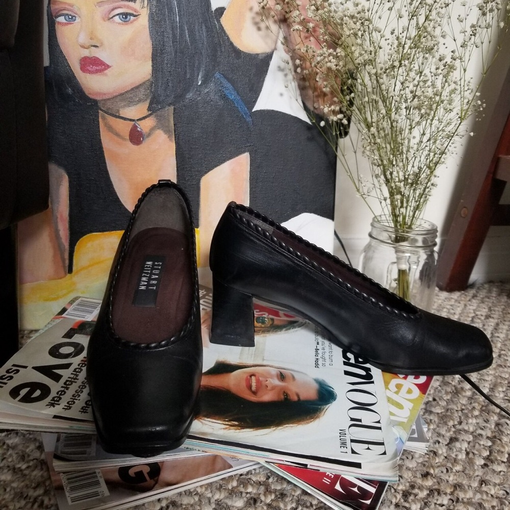 Vintage Stuart Weitzman black leather pumps